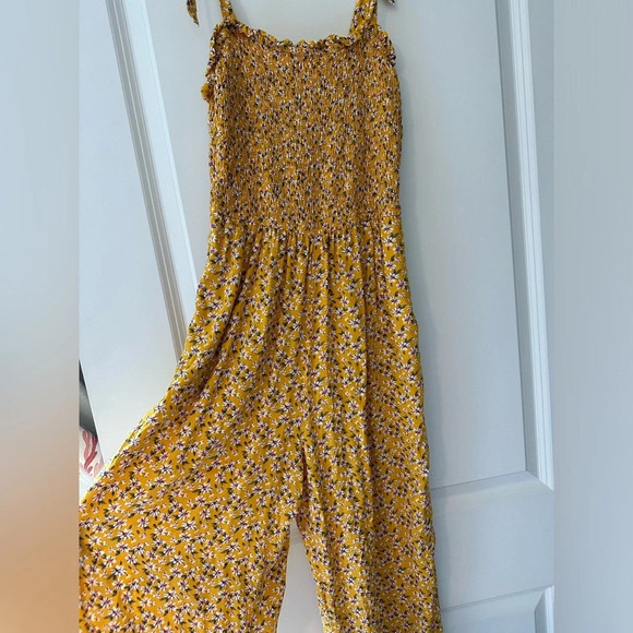 Yellow Floral Hollister Jumper - Picture 6 of 9